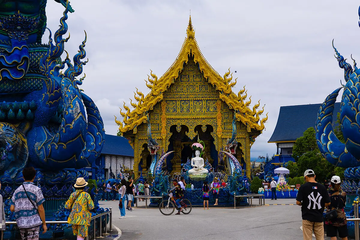Blue temple front (Rong Suea Ten Temple)