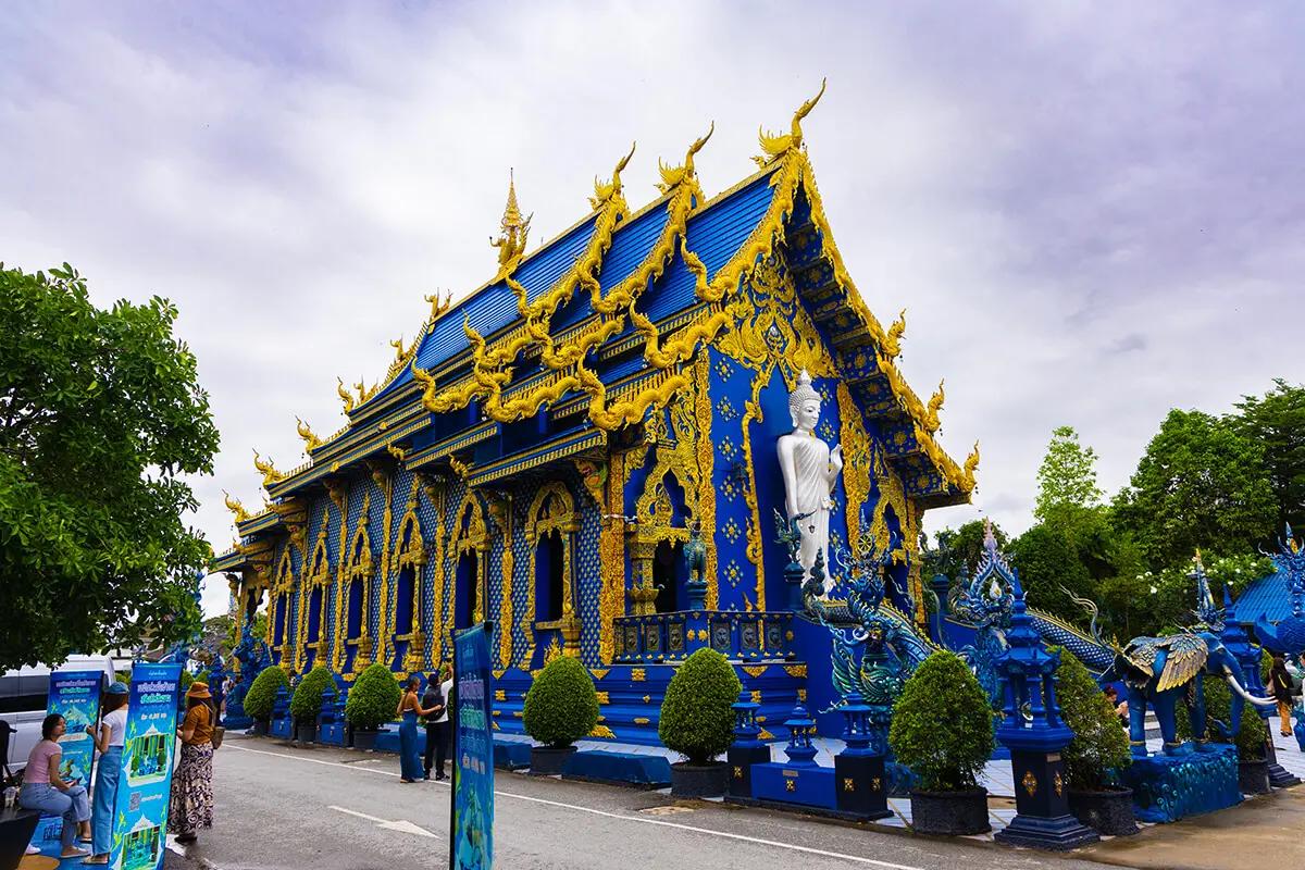 Blue temple back (Rong Suea Ten Temple)