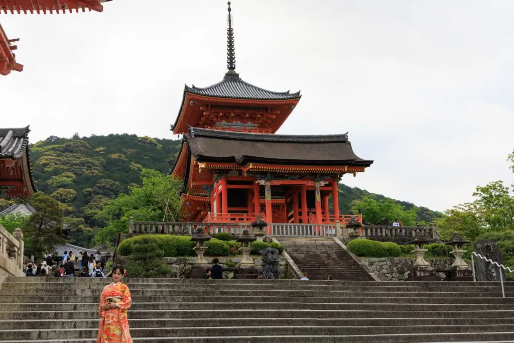 The Three-Story Pagoda (Sanjunoto)